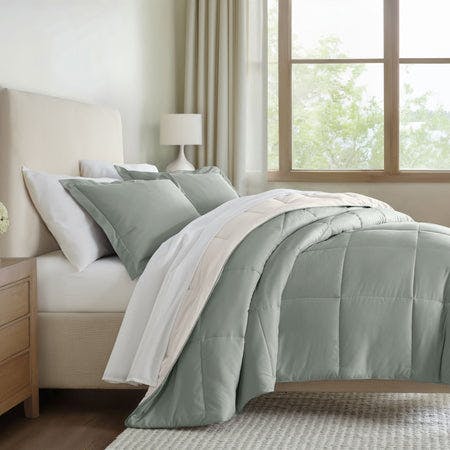 Linens & Hutch Comforter Set