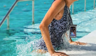 waterproof-phone-pouch-amazon