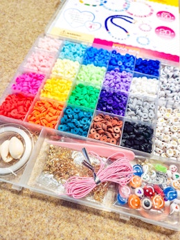 5,000-Piece Bracelet-Making Kit, Now $3.29 on Amazon 