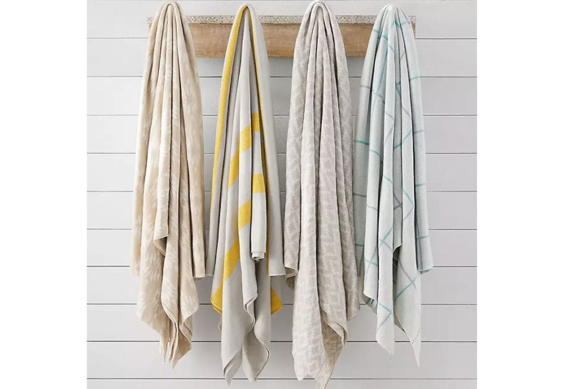 Member's Mark Recycled Knit Throw