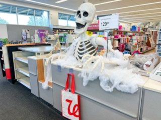 walgreens-groundbreaker-skeleton-halloween-kcl-2214