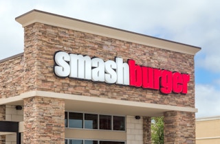 The outside of a Smashburger restaurant