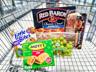 giant-food-deals-red-baron-pizza-motts-little-bites-grapes-smithfield-bacon-2