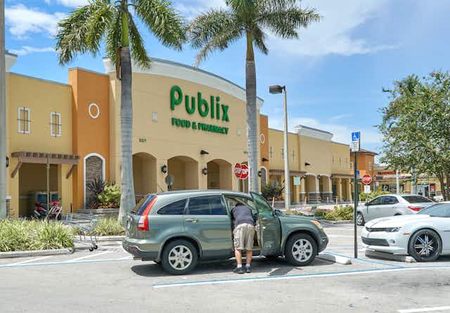 Is Publix Open on Thanksgiving? What You Need to Know card image