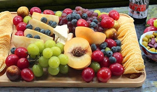 amazon cheese board 1669914489 1669914489