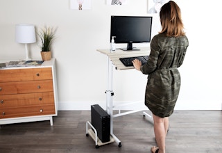 walmart-mind-reader-sit-stand-desk-051622-b