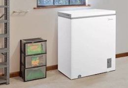 white 5.1-cubic foot chest freezer
