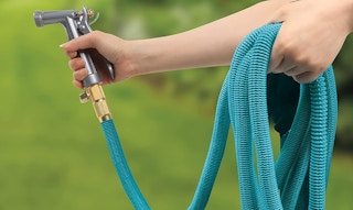 aqua joe hose being used