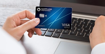 Original: Photo 57707965 / Bank Card © Andrey Popov | Dreamstime.com