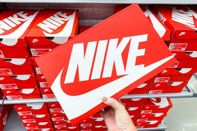 20 dollar nike shoes