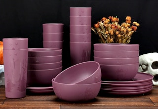 Walmart Mainstays Halloween dinnerware set