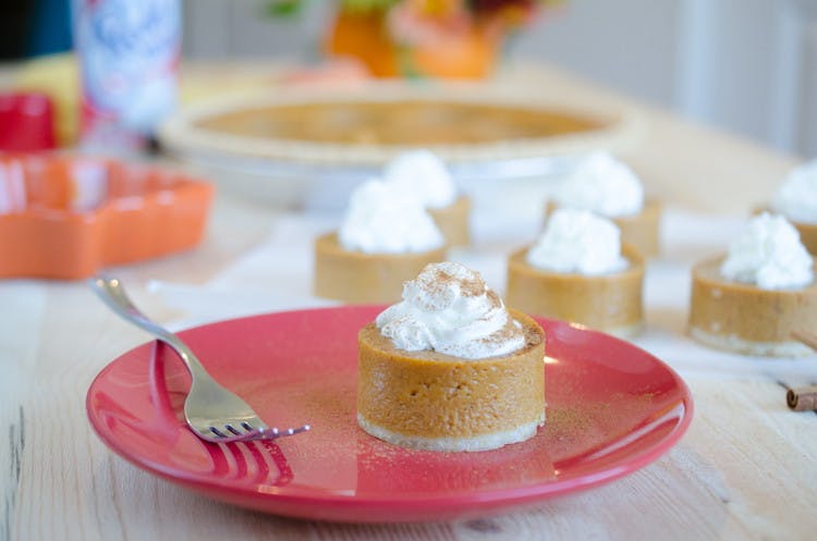 The Easiest Mini Pumpkin Pies You'll Ever Make