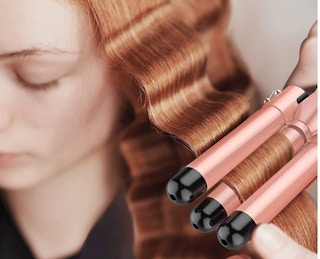 a waver on a woman's hair