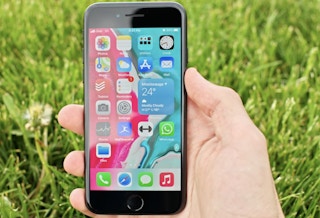 daily-sale-apple-iphone-7-2021-1