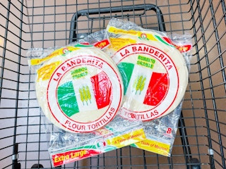 la banderita tortillas in shopping cart
