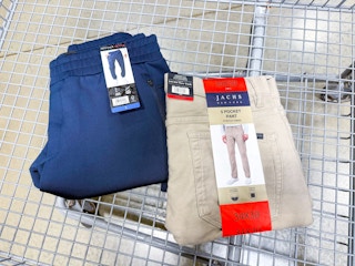 costco-coupon-book-apparel-deals-09-2025-5