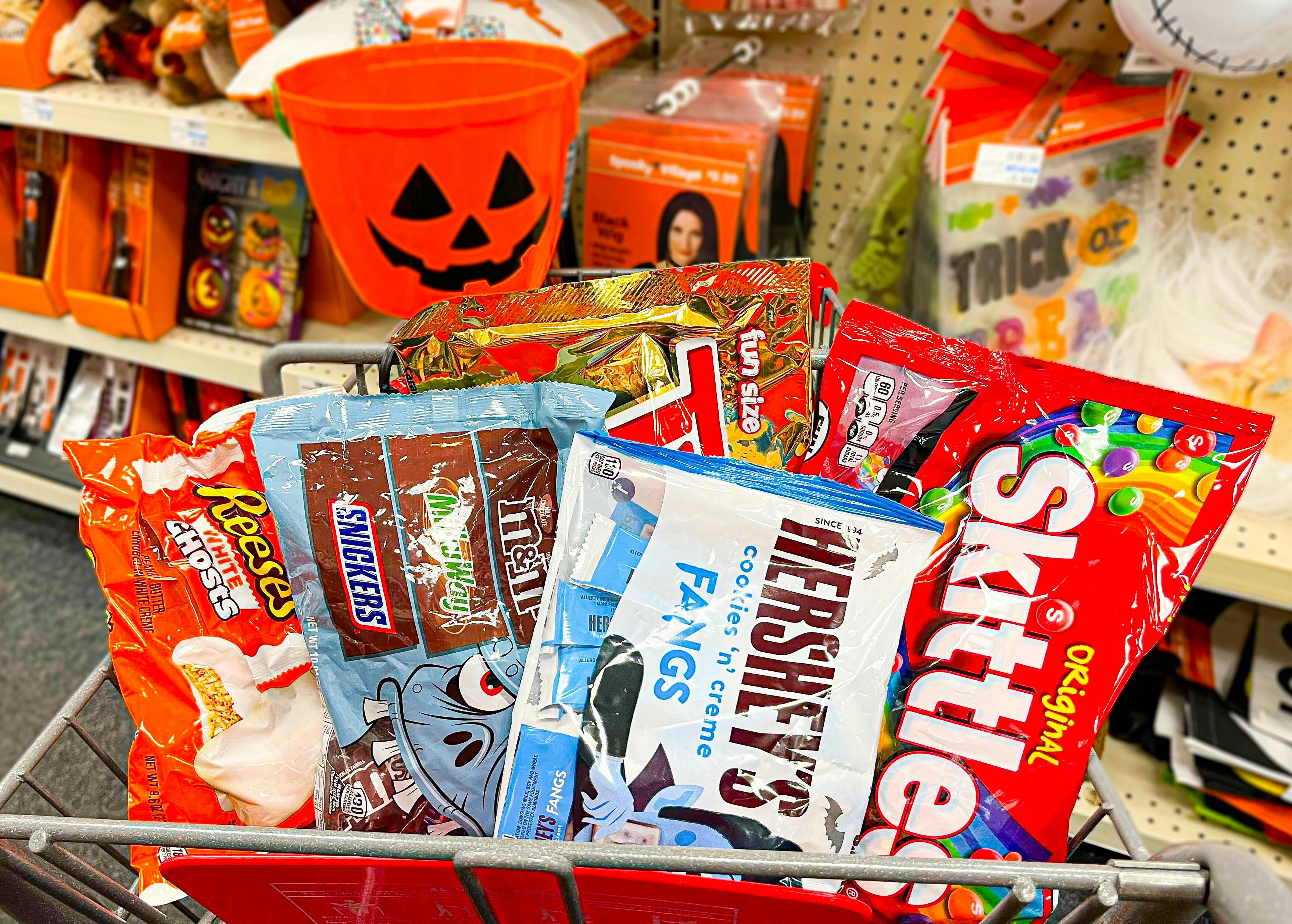 Costco Full-Size Candy Bar Deals — Great for Halloween - The Krazy Coupon  Lady