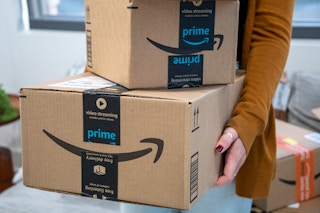 amazon box 2021 01 1631549521 1631549521