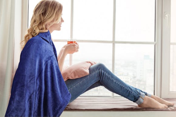 Amazon Dropped This Cordless Heated Blanket to $28 With Promo Code 