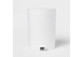 Room Essentials Step Wastebasket