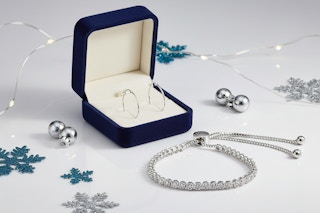 SuperJeweler Diamond Adjustable Bolo Slide Tennis Bracelet with free earrings