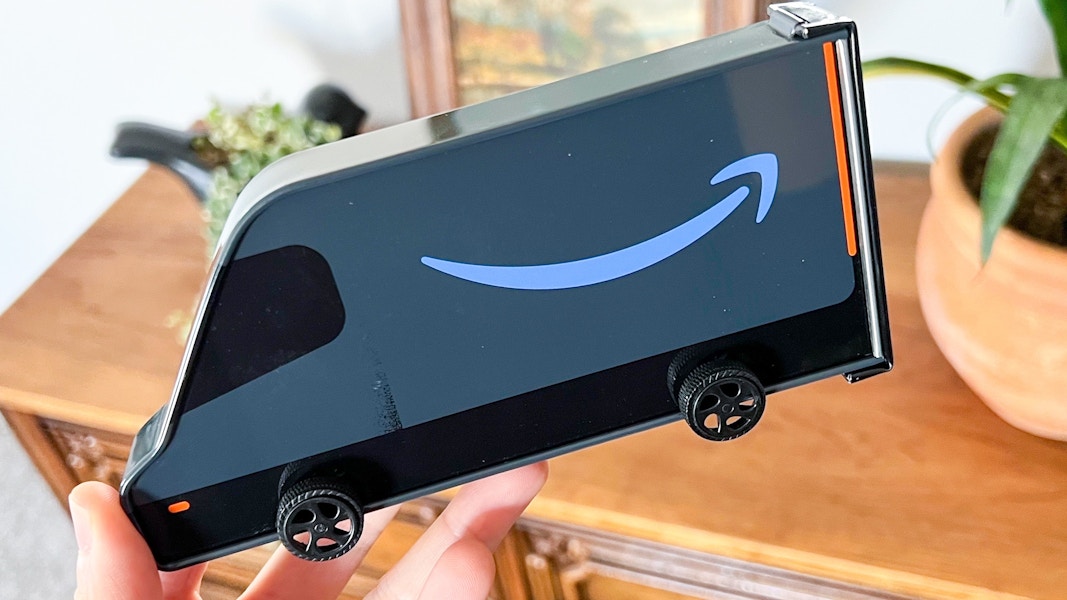 amazon-gift-card-delivery-truck-holder-van