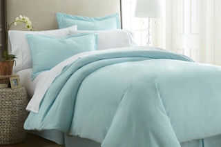 iEnjoy Home Bed with Duvet and sheet set