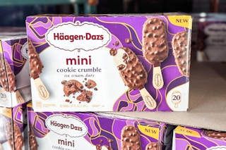haagen-dazs mini ice cream bars on store shelf