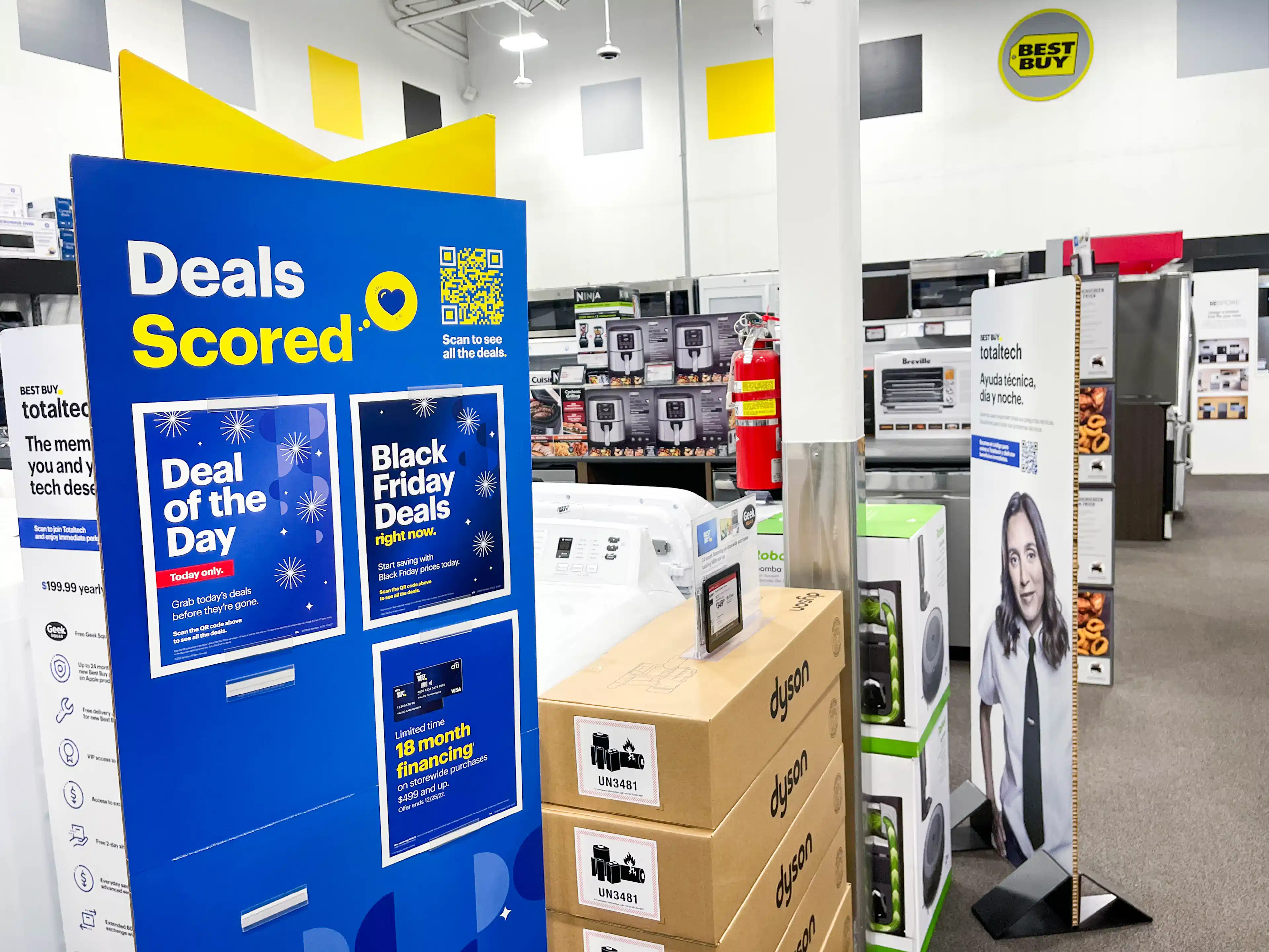 Best Buy Black Friday 2023 Sale Hacks That Are Geek Squad Goals - The