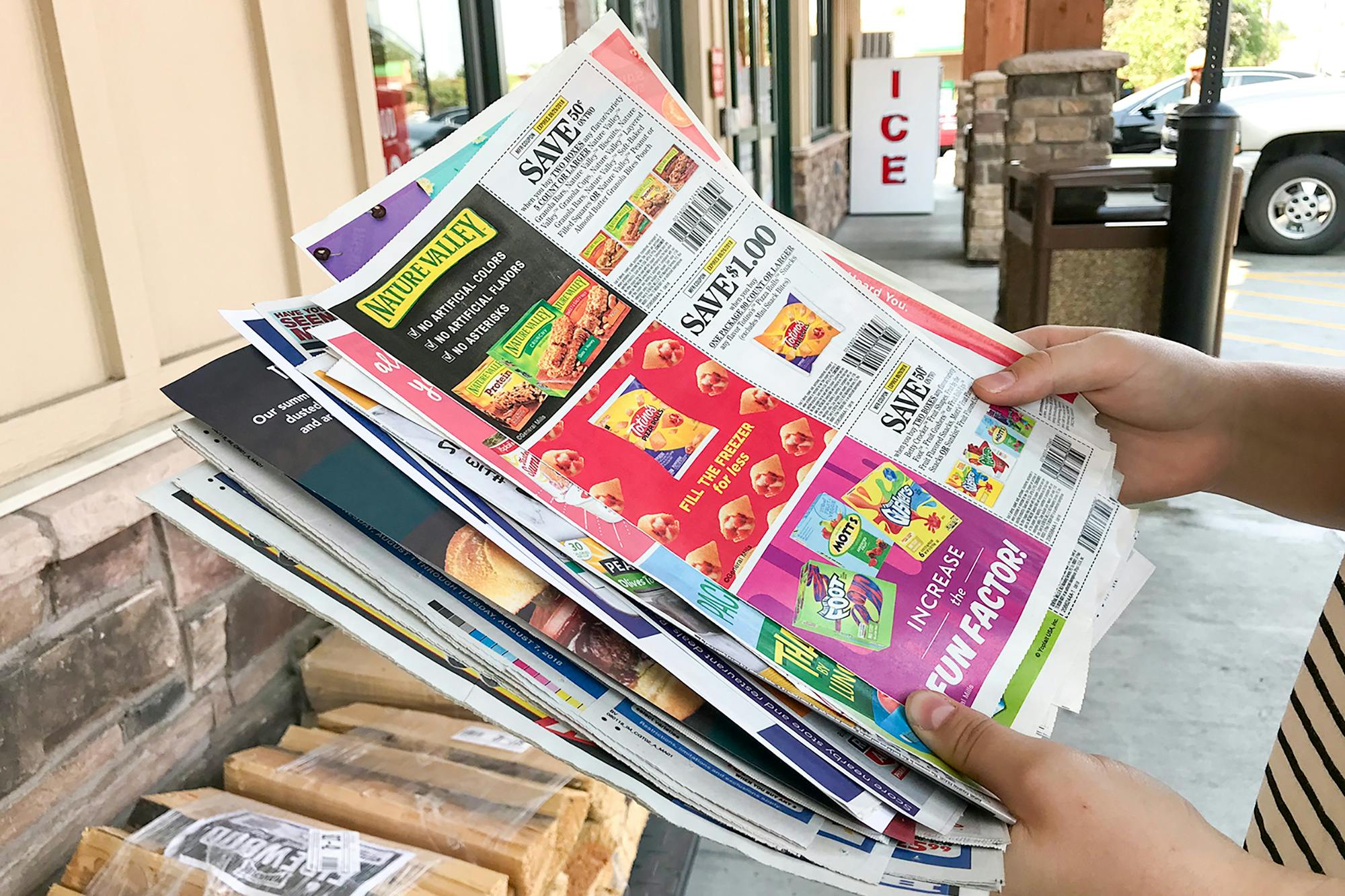 https://content-images.thekrazycouponlady.com/nie44ndm9bqr/TvkPhiVn2eIdtgd691rOe/deaa6f31e22593463db56aa87d04b472/kcl-newspaper-coupons-news-stand-convenience-store-reuploaded-1703258981-1703258981.jpg