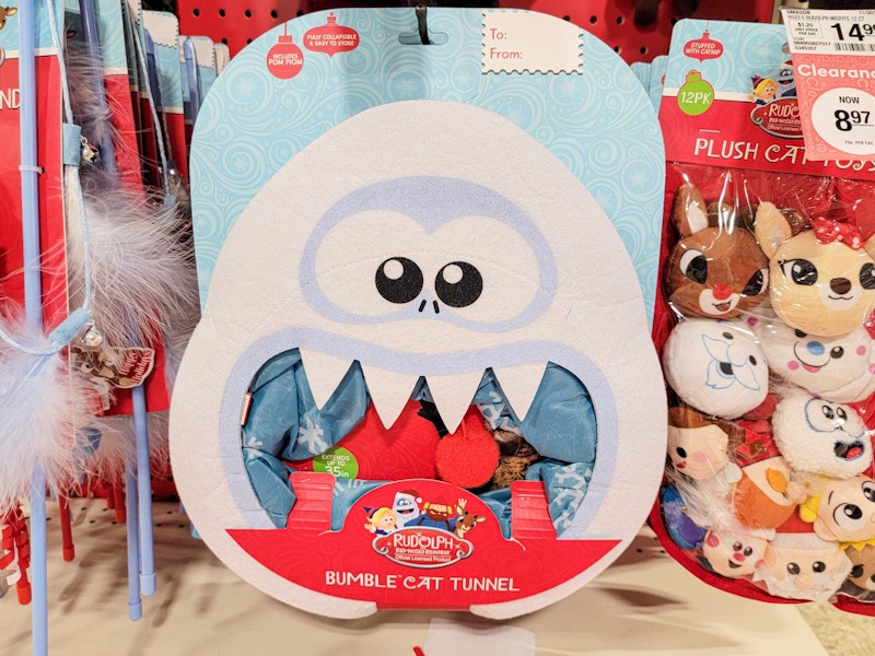 rudolph themed cat tunnel