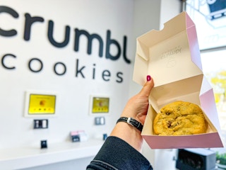 crumbl-chocolate-chip-cookie-kcl-2