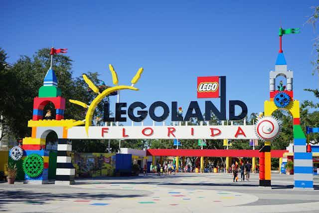 How To Get $31 Kids Tickets for Legoland Florida (80% Off)! card image