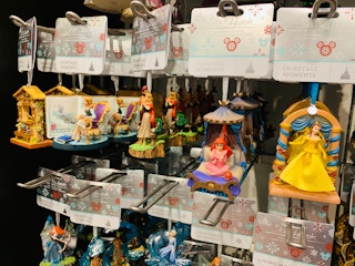 disney store christmas 2 1602185003 1602185003