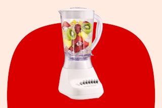 Stock image of white Hamilton Beach Blender with fruit inside 
