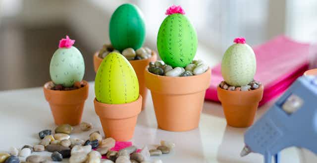17 Ridiculously Easy Easter Crafts Anyone Can Do card image
