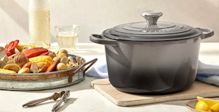 le creuset enameled cast-iron signature deep oven feature
