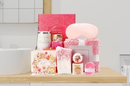 Mother's Day Gift Set With 3D Card, Only $16.49 on Amazon card image