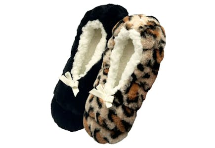 Brookstone Women's Slippers Set
