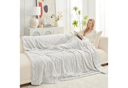 Faux Fur Throw Blanket