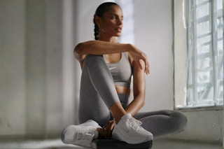 Nike Women's Bella 7 Training Shoes B0DVZRBHQT