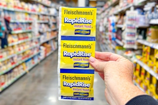 hand holding a pack of fleischmanns yeast