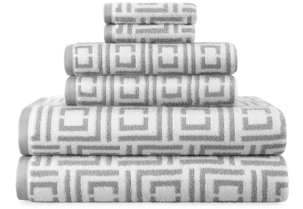 Liz Claiborne Plush Logo Bath Towel