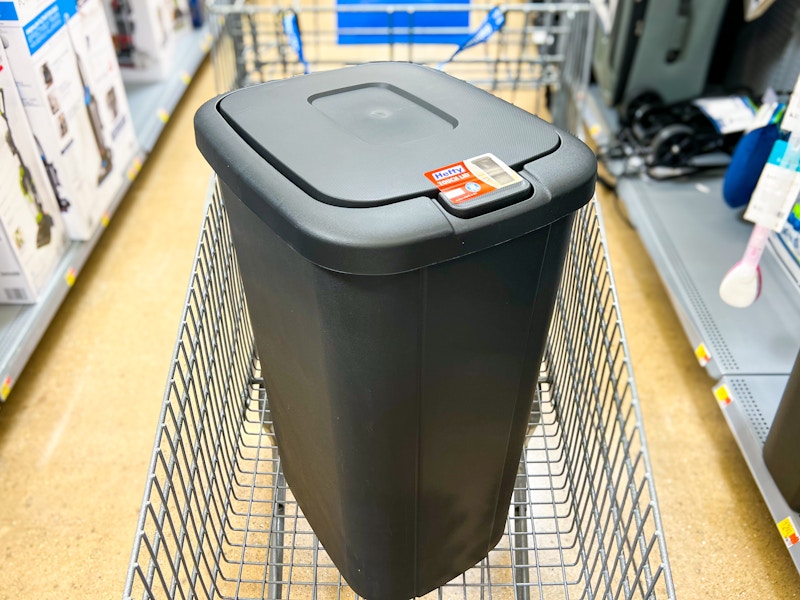 walmart-hefty-trash-can