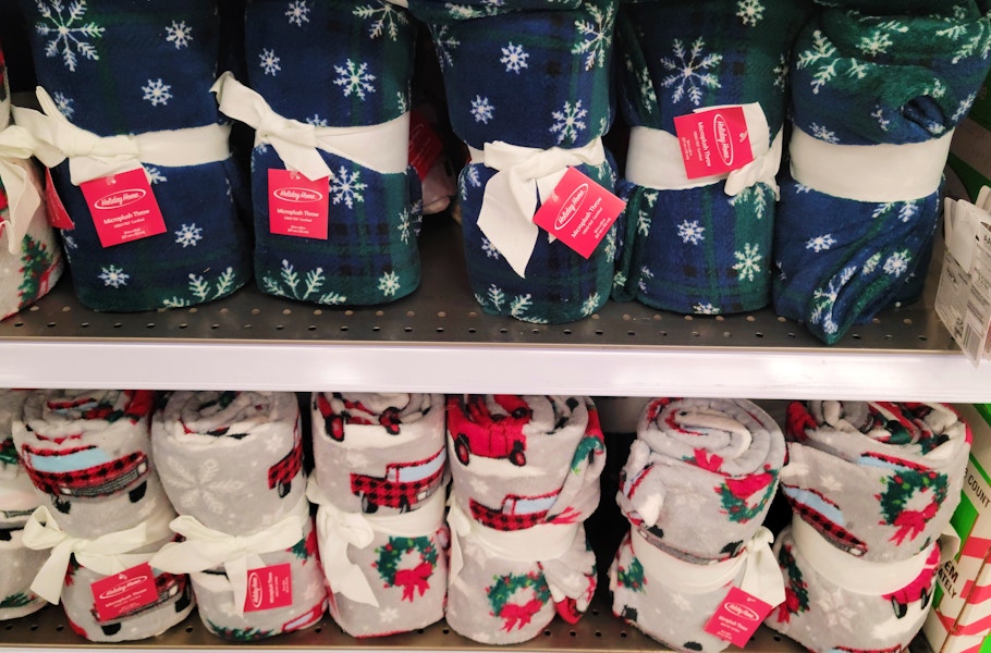 kroger-holiday-home-throw-sv