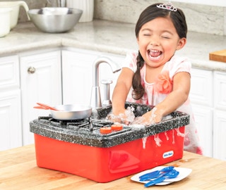 walmart little tikes sink and stove playset 1695144437 1695144437