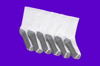 a pack of hanes socks