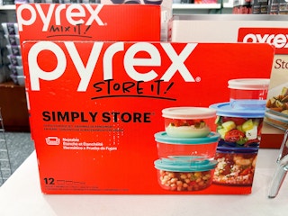 a 12-piece pyrex food storage set