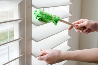 kcl rubbingalcohol clean blinds 05 1 1520885315