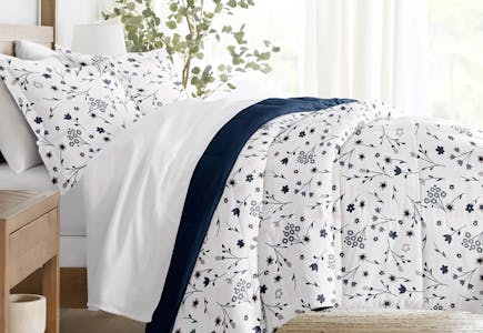Linens & Hutch Comforter Set